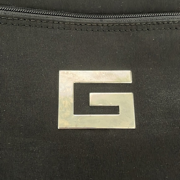 Vintage “G” Large Black Purse with Silver Detailing - Picture 2 of 11